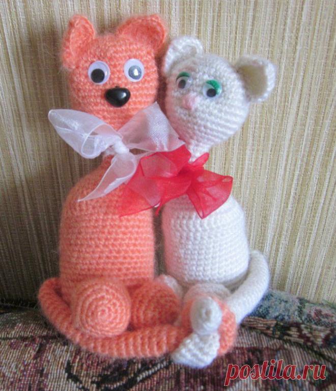 Книга рукоделия Вязание шитье, вышивка, рецепты