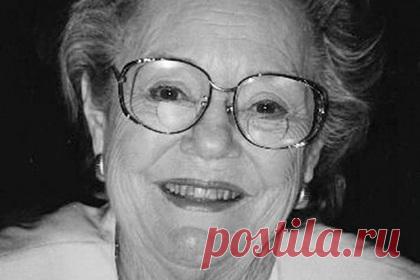 Умерла единственная дочь Хичкока. Умерла англо-американская актриса Патриция Хичкок О’Коннелл. Единственная дочь режиссера Альфреда Хичкока и сценаристки Альмы Ревиль скончалась в возрасте 93 лет. Она ушла из жизни 9 августа в своем доме в городе Таузанд-Окс, штат Калифорния. Причина смерти не уточняется.