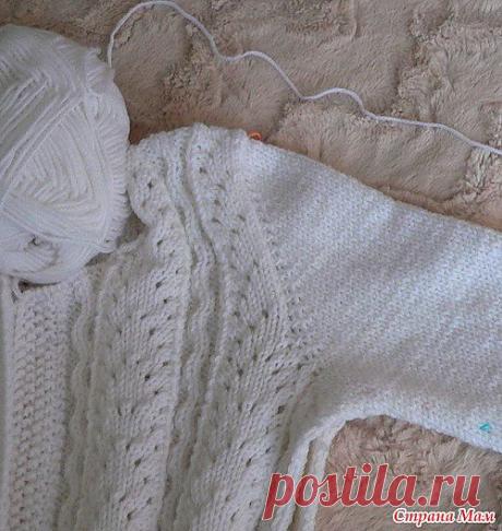 Вяжите рукав сверху, это удобно.