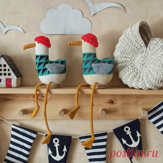 PDF Чайка крючком. FREE crochet pattern; Аmigurumi bird patterns. Амигуруми схемы и описания на русском. Вязаные игрушки и поделки своими руками #amimore - птица в шапочке, птичка, чайка.