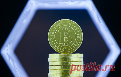 Курс биткойна резко упал до $90,5 тыс.. За минуту стоимость криптовалюты снизилась почти на $7 тыс.