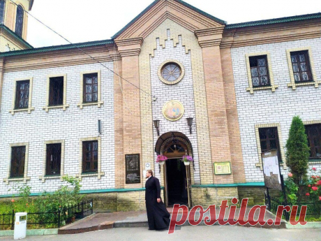 Узнал у батюшки, почему Воздвижение — большой церковный праздник
Каждый год в сентябре, 27 числа, православные христиане отмечают праздник Воздвижения Честного и Животворящего Креста Господня. Что именно отмечают верующие в этот день и почему Воздвижение является большим церковным праздником, я решил выяснить у своего знакомого священника. Спешу пообщаться со знакомым батюшкой на интересующую...
Читай дальше на сайте. Жми подробнее ➡