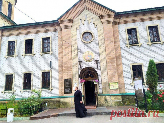 Узнал у батюшки, почему Воздвижение — большой церковный праздник
Каждый год в сентябре, 27 числа, православные христиане отмечают праздник Воздвижения Честного и Животворящего Креста Господня. Что именно отмечают верующие в этот день и почему Воздвижение является большим церковным праздником, я решил выяснить у своего знакомого священника. Спешу пообщаться со знакомым батюшкой на интересующую...
Читай дальше на сайте. Жми подробнее ➡