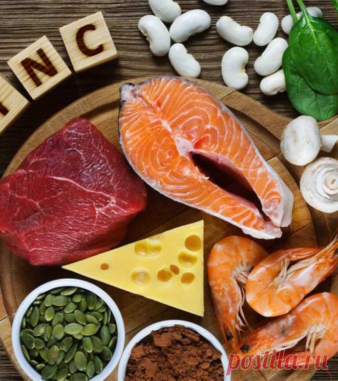 В каких продуктах содержится цинк в большом количестве: список продуктов питания богатых цинком Продукты содержащие цинк в большом количестве - список пищи богатой цинком, состав на 100 грамм и на порцию от суточной нормы человека с таблицей рекомендуемой нормы на день.