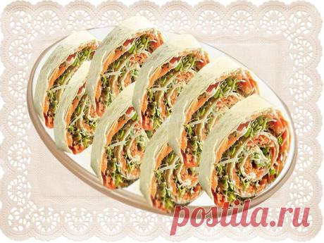 Рулет из лаваша с крабовыми палочками и корейской морковью