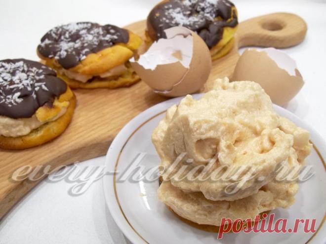 Любая выпечка будет намного вкуснее и привлекательнее, если ее украсить воздушным нежным кремом. Как приготовить белковый крем для тортов, пирожных и трубочек расскажет этот рецепт с пошаговыми фото