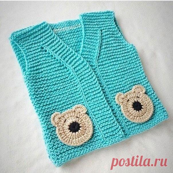 Детский жилет с кармашками-медвежатами