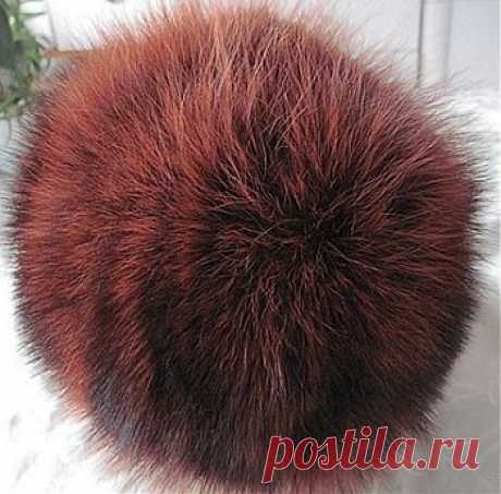 Меховая шапка на трикотажной основе. ВЯЗАНИЕ МЕХА на СПИЦАХ:
https://www.darievna.ru/tag/%D0%BC%D0%B5%D1%85
ОСНОВНЫЕ ТЕХНИКИ ВЯЗАНИЯ МЕХА:
https://www.season.ru/rukodelie/vajzanie/vajz_mex.html
