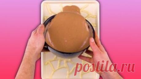 Тестом наносим узор на противень. Результат просто нечеловеческий! - YouTube Сохраните рецепт на Pinterest: https://bit.ly/2qAcl20 Вот как мы приготовили эти роскошные бисквитные рулеты. Ставьте лайк и подписывайтесь на наш канал! Ищи...