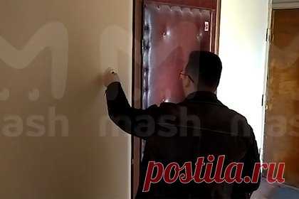 К актеру Панину пришли с обысками из-за его поста о теракте на Крымском мосту. Сотрудники правоохранительных органов пришли с обысками в квартиру актера Алексея Панина, ставшего фигурантом уголовного дела из-за радостного поста о теракте на Крымском мосту. Следственные действия в рамках расследования должны были пройти по месту регистрации артиста, однако оказалось, что квартира больше не его.