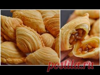 Если есть мука и яблоки, делайте этот десерт без духовки Слоеный яблочный пирог ингредиенты400-450 грамм яблок1 столовая ложка сливочного масла50 грамм пальмового сахара / сахарного песка (- + 4 ст.1/4 чайной ложки соли1/4 чайной ложки порошка корицы (по желанию)1 столовая ложка кукурузного крахмала1-2 столовые ложки воды1 тесто300 г универсальной муки (30 столовых...