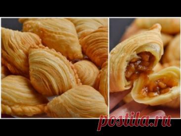 Если есть мука и яблоки, делайте этот десерт без духовки Слоеный яблочный пирог ингредиенты400-450 грамм яблок1 столовая ложка сливочного масла50 грамм пальмового сахара / сахарного песка (- + 4 ст.1/4 чайной ложки соли1/4 чайной ложки порошка корицы (по желанию)1 столовая ложка кукурузного крахмала1-2 столовые ложки воды1 тесто300 г универсальной муки (30 столовых...