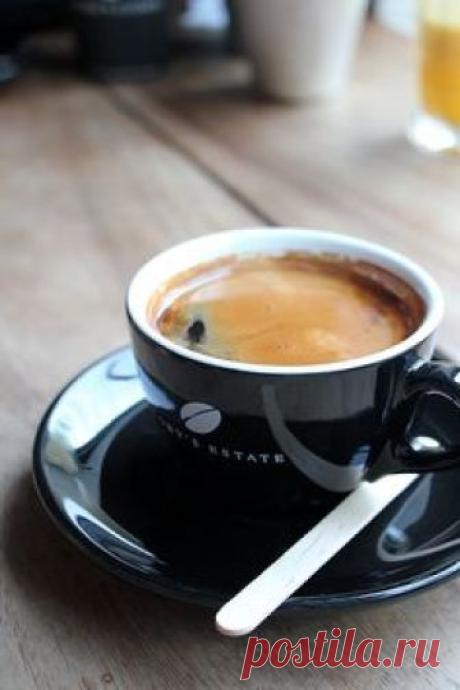 .Sharing for All coffee Lovers. Favorite coffee drinks, lattes, frappuccino, liquors, anything coffee. Enjoy and share with your fans!