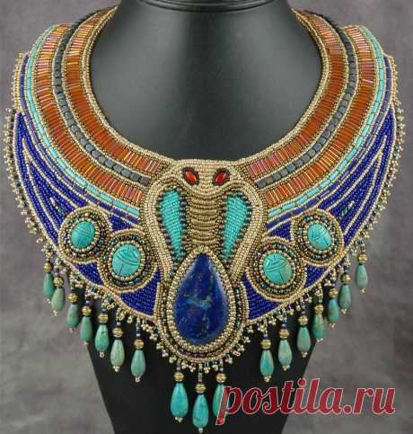 Египетские оплечья из камней и бисера.