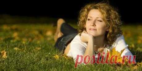 Женщин старят не морщины, а выражение лица. Все мы знаем, что возраст женщины крайне трудно определить. Ведь частенько нам встречаются тридцатилетние &quot;старухи&quot;, и пятидесятилетние &quot;молодухи&quot;. Психологами даже был предложен термин &quot;психологический возраст&quot;. На сколько лет ты себя чувствуешь – таков твой психологический возраст.
И как ни странно, люди, которые себя чувствуют гораздо моложе своего реального возраста – выглядят тоже гораздо моложе.