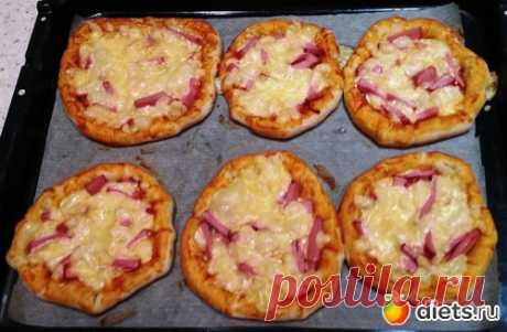 Пицца из дрожжевого теста быстрого приготовления (у меня с сырным краешком): Экономная хозяйка!У меня ничего не пропадает!: Группы - diets.ru