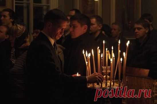 Сам человек себя не отмолит. Больше мы должны молиться за других, а они, другие, будут молиться за нас. В этом союзе любви мы и спасемся. 
Протоиерей Андрей Ткачев.