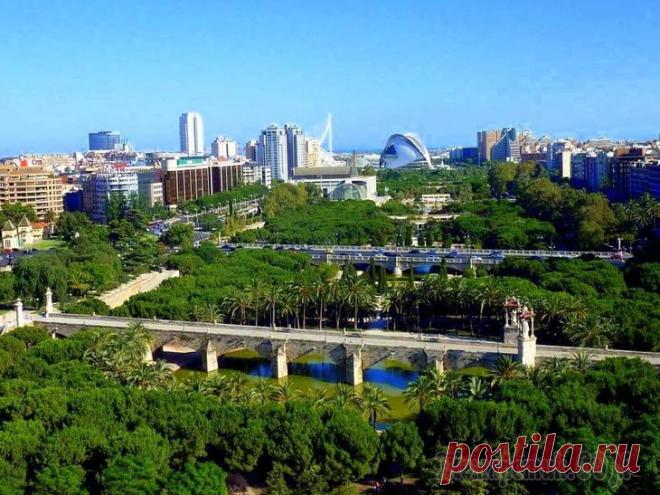 Восхитительный городской парк Турия в Валенсии (Испания)