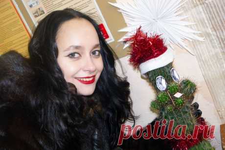 Merry Christmas. Music by Vladimir Sidorov. Lyrics by Vladimir Sidorov and Kurlik. Sings Angelina Paul. 2024. 

В записи принимали участие: Ангелина Павлова (вокал), Мария Малинина (скрипка). Лариса Горбачёва (скрипка). Егор Куклин (кларнет). Илья Бикмаев (фагот). Аранжировка Владимира Сидорова.