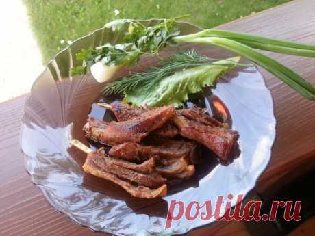 Как вкусно приготовить жареные бараньи ребрышки — Готовим дома