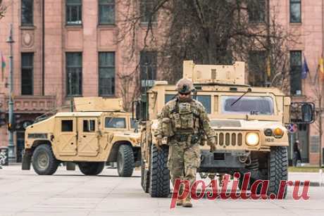 Армия США перебросила военное вооружение в Европу и Южную Корею. Американская армия перебросила военное вооружение в Европу и Южную Корею. Отмечается, что вторая бронетанковая бригада первой пехотной дивизии армии США будет располагаться в Европе. В то же время вторая бригадная боевая группа «Страйкер» второй пехотной дивизии планирует базирование в Южной Корее.