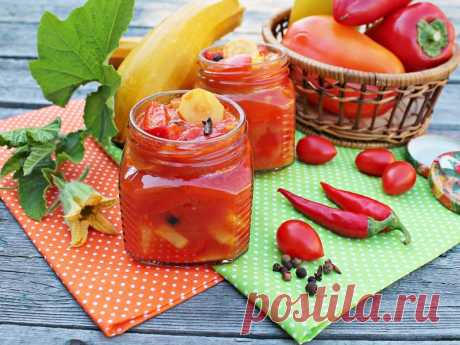 Лечо с кабачками и перцем - очень красивое, вкусное, насыщенное блюдо! Идеально и как гарнир к мясу, и как самостоятельная закуска.