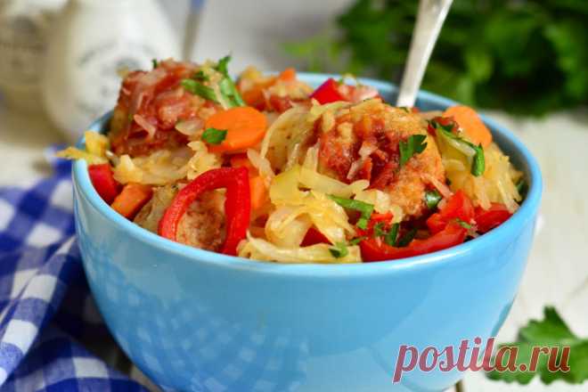 Тушеная капуста с куриными фрикадельками 

Тушеная капуста с куриными фрикадельками и овощами – оригинальное и вкусное блюдо для ужина.

ИНГРЕДИЕНТЫ

600 г капусты
1 луковица
1 морковь
1 болгарский перец
2 лавровых листа
Для фрикаделек:
600 …