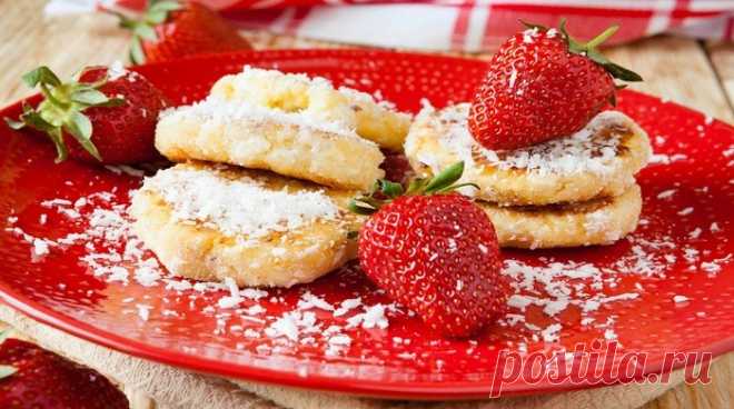 Рецепт сырников из творога на сковороде и в духовке Сырники из творога это вкус детства. Особенно если приготовлены пышные как в садике. Быстро, сытно, вкусно! Хороши и на завтрак, и на ужин. Радуйте близких!