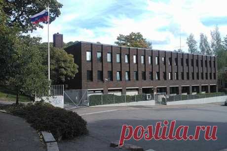 Финляндия захотела избавиться от здания генконсульства России. Финляндия может продать здание российского посольства в Турку, срок аренды которого истекает 1 октября. Объект будет продан, если ему не найдут применения. Вырученные деньги направят на государственные нужды. Отозвать разрешение на работу генконсульства России в Турку Финляндия решила летом 2023 года.