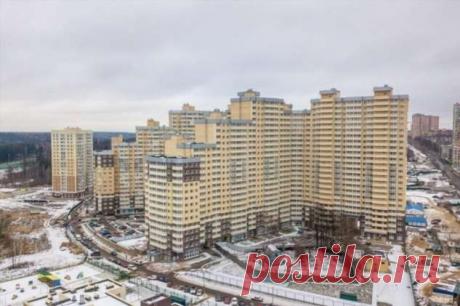 Врагу не сдается: ЖК в Одинцово не смогла выкупить дом с участком и построила высотку вокруг него | Краше Всех