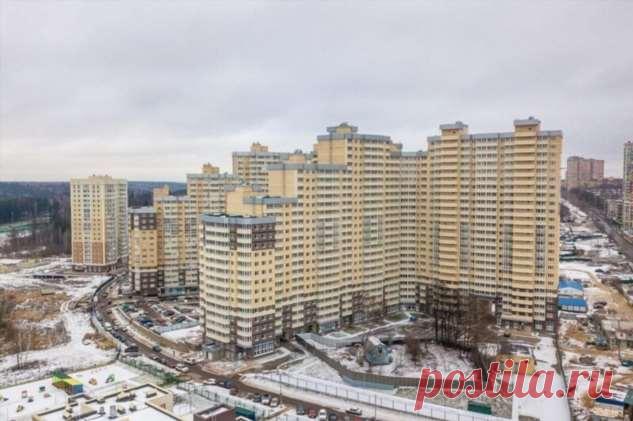 Врагу не сдается: ЖК в Одинцово не смогла выкупить дом с участком и построила высотку вокруг него | Краше Всех