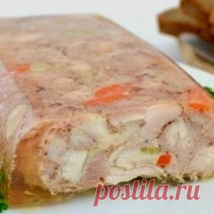 Этот невероятно вкусный куриный рулет в желе сметут за пару минут