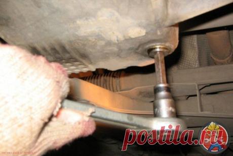 В автосервис больше ездить не надо. Самодельным приспособлением легко выкачать абсолютно всю отработку из ДВС | Незнайка и ремонт Пульс Mail.ru