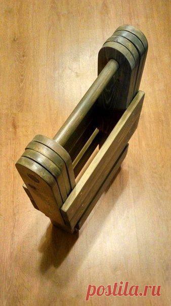 ​Складная табуретка своими руками Складная табуретка своими рукамиСкладная табуретка своими руками может быть намного удобнее покупной, потому что вы можете корректировать размеры под свои пожелания.