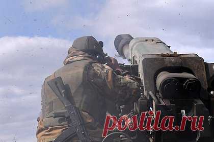 Бойцы ЧВК «Вагнер» продвинулись в Донбассе. Бойцы частной военной компании (ЧВК) «Вагнер» взяли под контроль населенный пункт Николаевка Вторая у трассы Бахмут — Дзержинск в Донбассе. Об этом сообщил репортер ВГТРК Андрей Руденко. Военкор также рассказал, что в данный момент развивается наступление на поселок Зайцево.