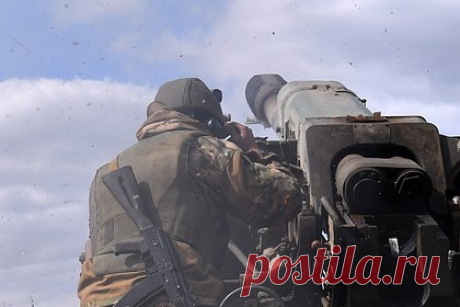 Бойцы ЧВК «Вагнер» продвинулись в Донбассе. Бойцы частной военной компании (ЧВК) «Вагнер» взяли под контроль населенный пункт Николаевка Вторая у трассы Бахмут — Дзержинск в Донбассе. Об этом сообщил репортер ВГТРК Андрей Руденко. Военкор также рассказал, что в данный момент развивается наступление на поселок Зайцево.