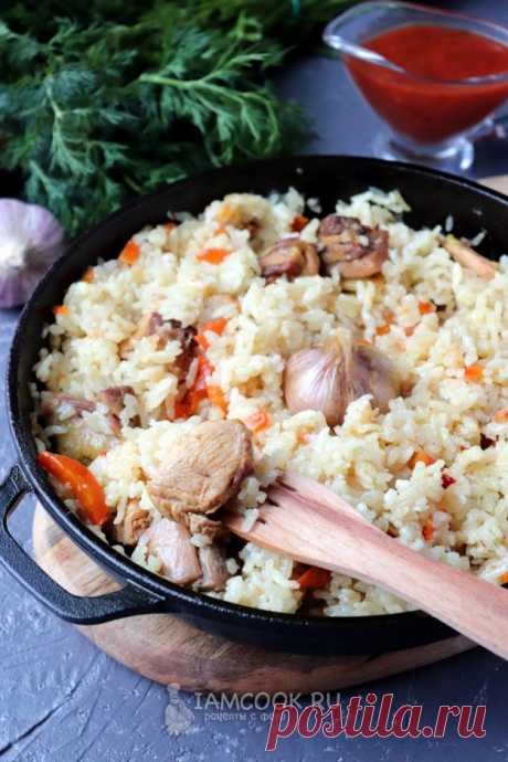 Рассыпчатый плов с курицей на сковороде
