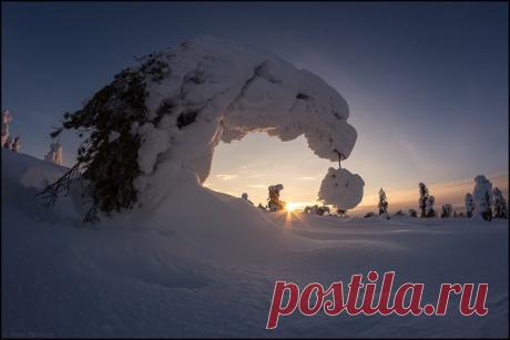 Закат на Кольском полуострове. Автор фото: Игорь Прозоров. / National Geographic Россия