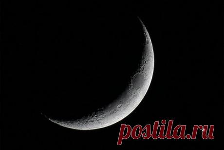 На Луне обнаружили запасы водорода. Ученые Военно-морской исследовательской лаборатории США обнаружили водород в лунных образцах, подвергавшихся воздействию солнечного ветра. Согласно результатам исследования, водород на поверхности Луны может служить источником воды и стать жизненно важным ресурсом для будущих лунных баз.