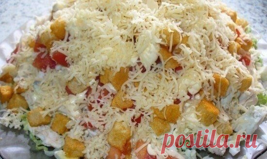 Как приготовить салат с курицей, сыром и сухариками  - рецепт, ингридиенты и фотографии