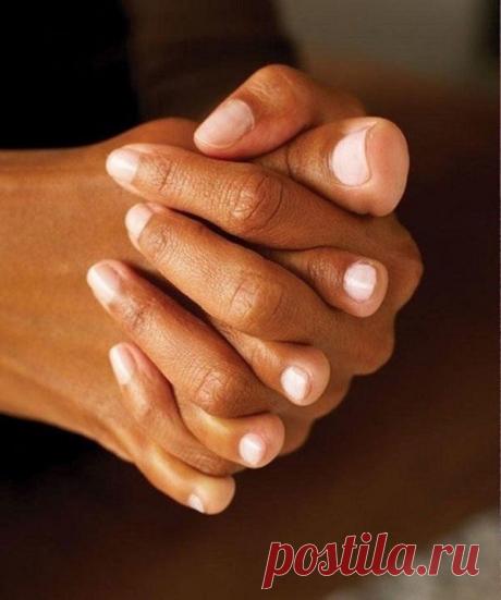 Чтобы старость не застала врасплох, выполняй «переплетение пальцев»
Еще древние китайцы заметили, что первыми стареть начинают ноги, а дальше уже весь организм. Ведь именно на ногах сосредоточено множество нервных окончаний и рефлекторных зон.
Поэтому предлагаю тебе узнать несколько полезных рекомендаций, которые помогут сохранить здоровье стоп, а вместе с ними молодость и хорошее состояние всего организма.

Данный метод был разработан сотни лет назад еще тибетскими ламами...