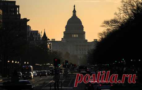 WP: США готовятся к попыткам дестабилизации со стороны других стран после выборов. По данным газеты, американские чиновники стремятся предотвратить &quot;попытки воспользоваться периодом уязвимости, который еще более опасен из-за чрезвычайной политической поляризации&quot; в Соединенных Штатах