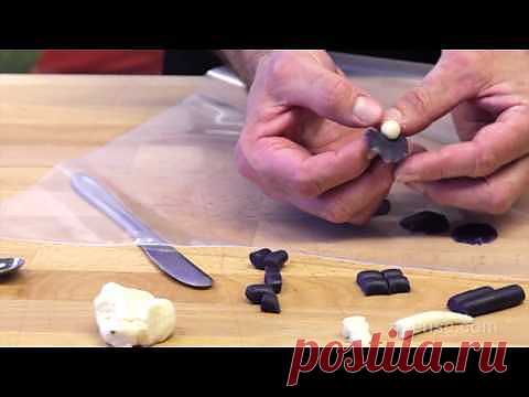 Making Marzipan Violets at Odense