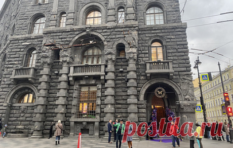 В здании-памятнике на Невском проспекте в Санкт-Петербурге открыли пятизвездочный отель. В восстановление исторических элементов в здании бывшего Торгового дома Вавельберга вложили около 1,5 млрд рублей
