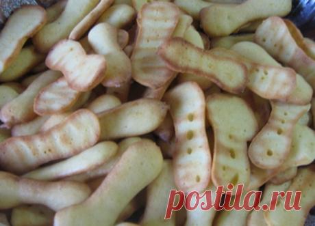 Лимонные язычки, отличные сладости для праздника. - У нас так Лимонные язычки, отличные сладости для праздника. 3 яйца, 120 гр сахара, 125 гр масла сливочного, цедра тертая с одного лимона, 40 гр мелко нарубленного имбиря, 200 грамм муки,...