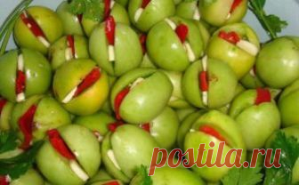 Зелёные помидоры с чесноком и зеленью быстрого приготовления