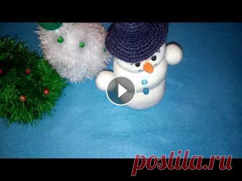 Вязанный снеговик и елочки крючком. Вязанный снеговик и елочки крючком....