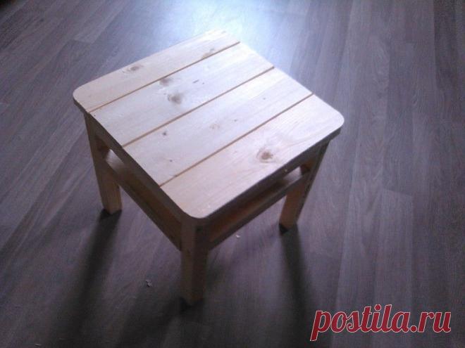 Детская табуретка из «того что было»