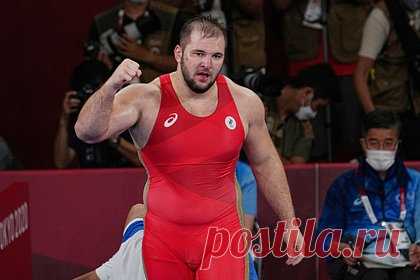 Российский борец выиграл чемпионат Европы. Российский борец вольного стиля Сергей Семенов завоевал золотую медаль на чемпионате Европы, проходящем в Бухаресте. В финальной схватке россиянину противостоял представитель Турции Рызу Каяалп. Семенов одержал победу над соперником со счетом 4:2. Спортсмены выступают в весовой категории до 130 килограммов.