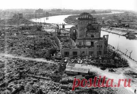 Почему США сбросили бомбы именно на Хиросиму и Нагасаки 


Единственным в мире боевым применением ядерного оружия стала бомбардировка японских городов Хиросимы и Нагасаки. При этом необходимо отметить, что несчастные города оказались в роли жертвы во много…